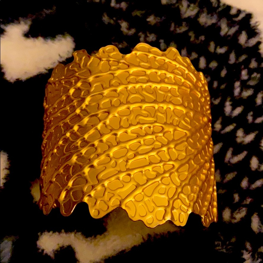 Beautiful Half clasp bangle